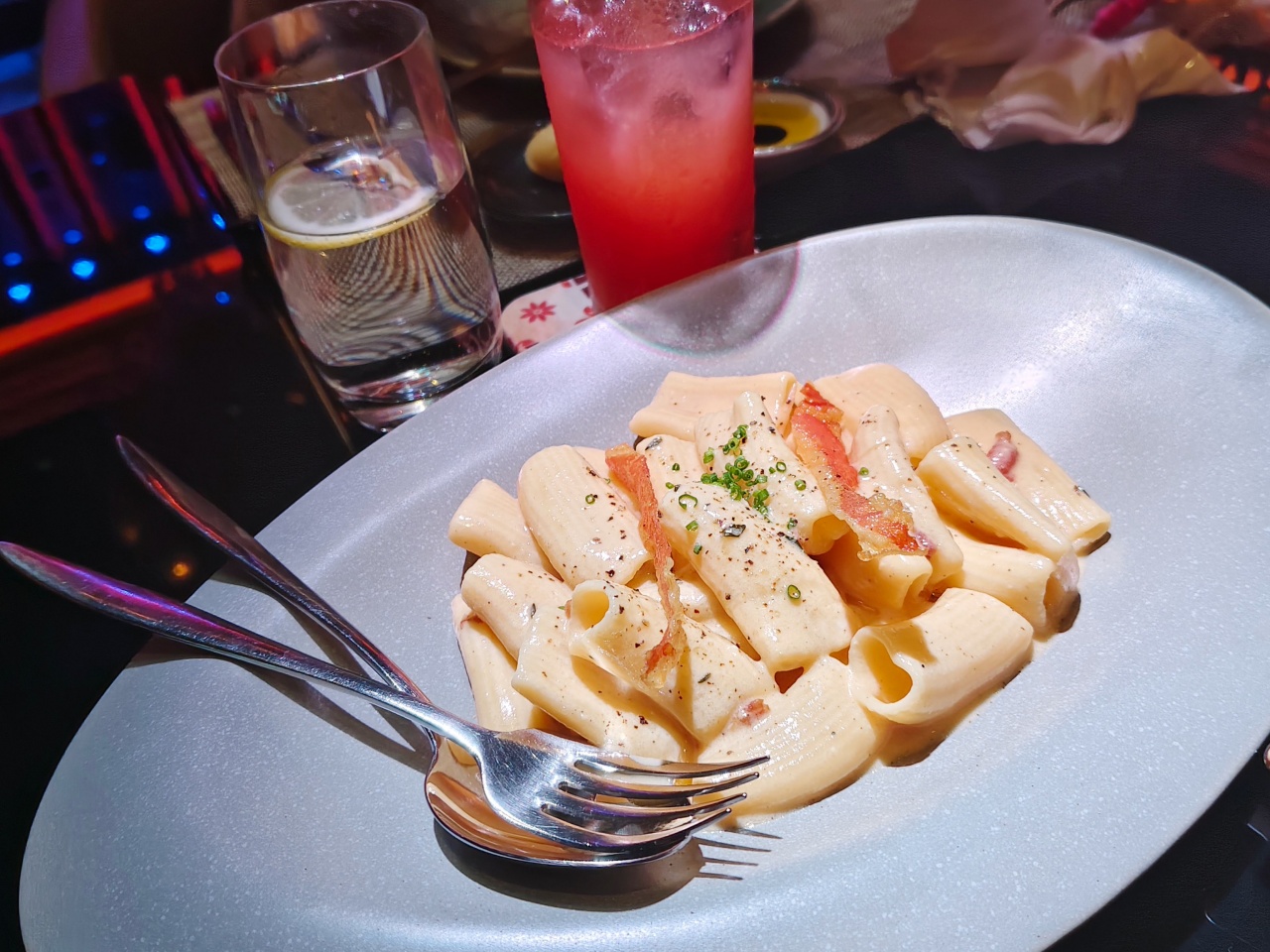 城市裡的歐洲漫遊:盧卡諾義法咖啡館(Cafe de Lugano) - 第6張圖 城市裡的歐洲漫遊:盧卡諾義法咖啡館(Cafe de Lugano)