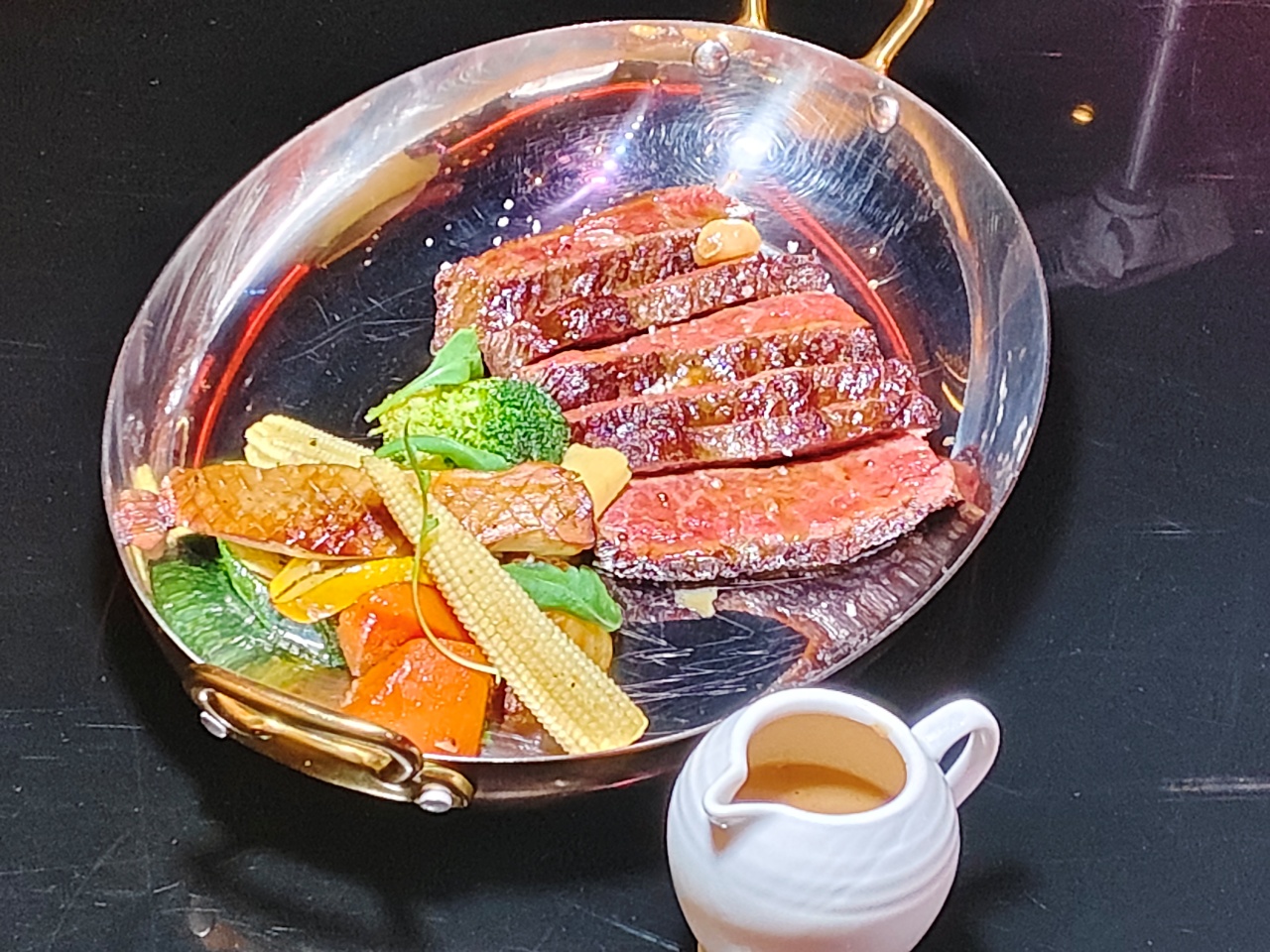 城市裡的歐洲漫遊:盧卡諾義法咖啡館(Cafe de Lugano) - 第8張圖 城市裡的歐洲漫遊:盧卡諾義法咖啡館(Cafe de Lugano)